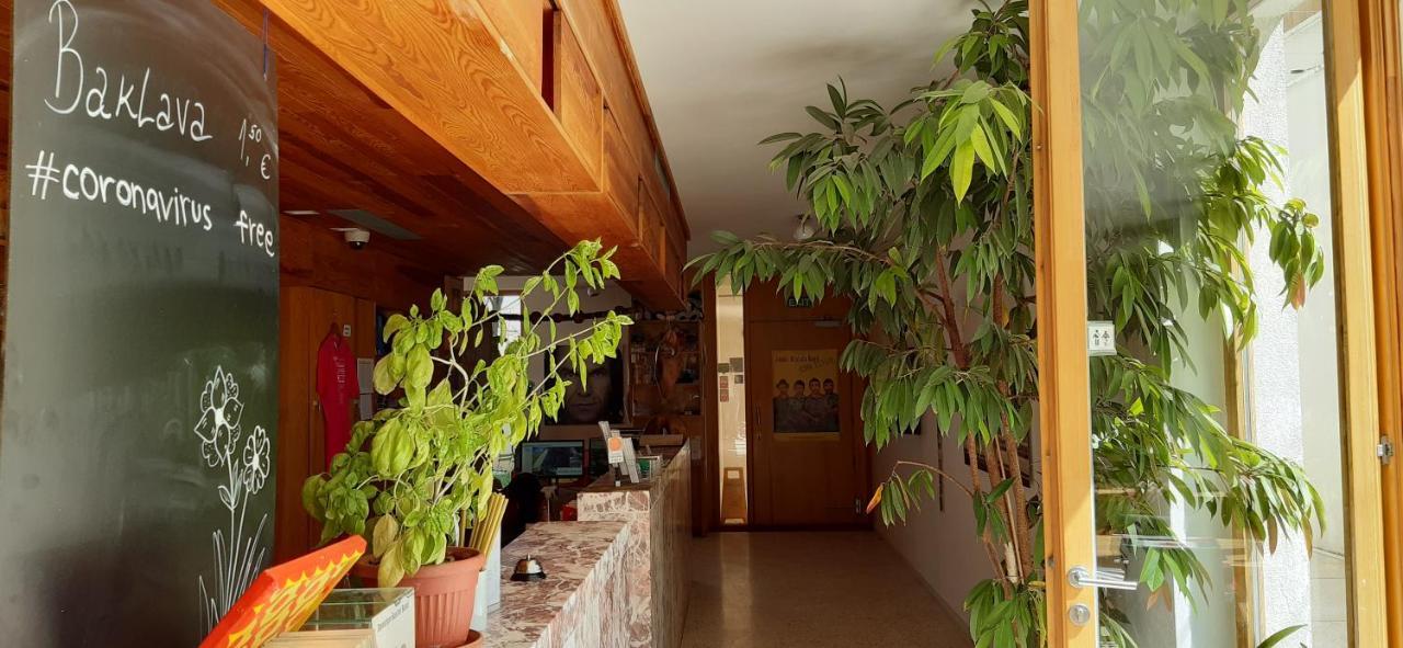 Hotel Gracanica Екстер'єр фото