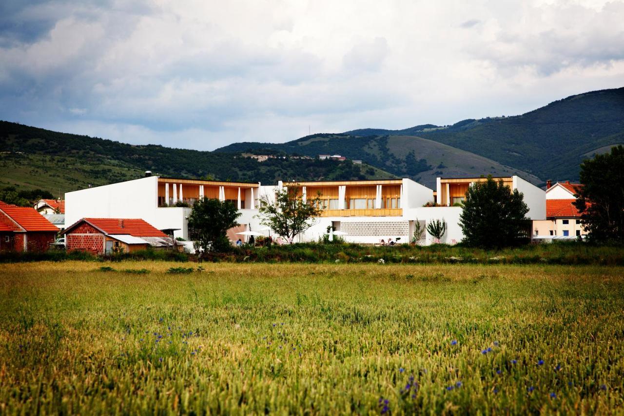 Hotel Gracanica Екстер'єр фото