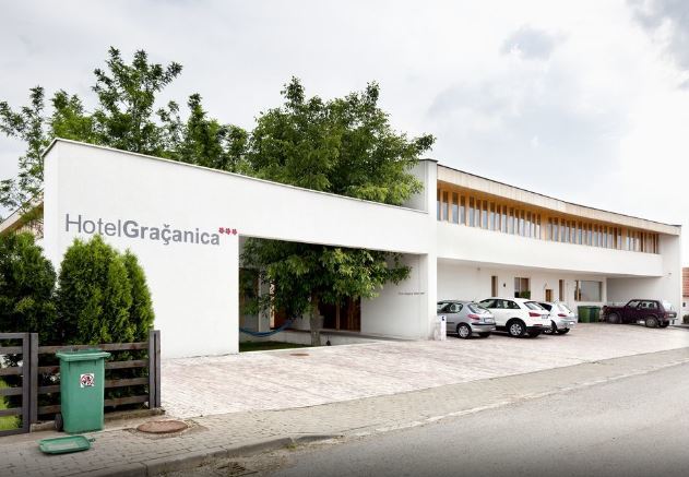 Hotel Gracanica Екстер'єр фото